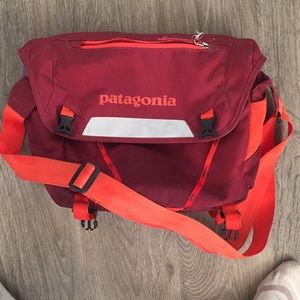 Patagonia cross body messenger bag